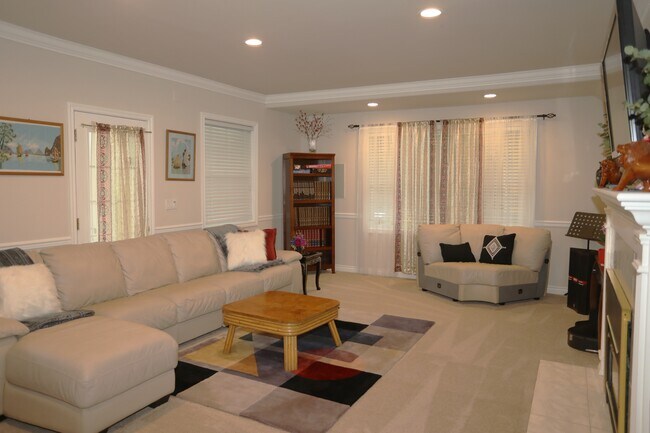 Photo - 3059 Bellevue Way NE