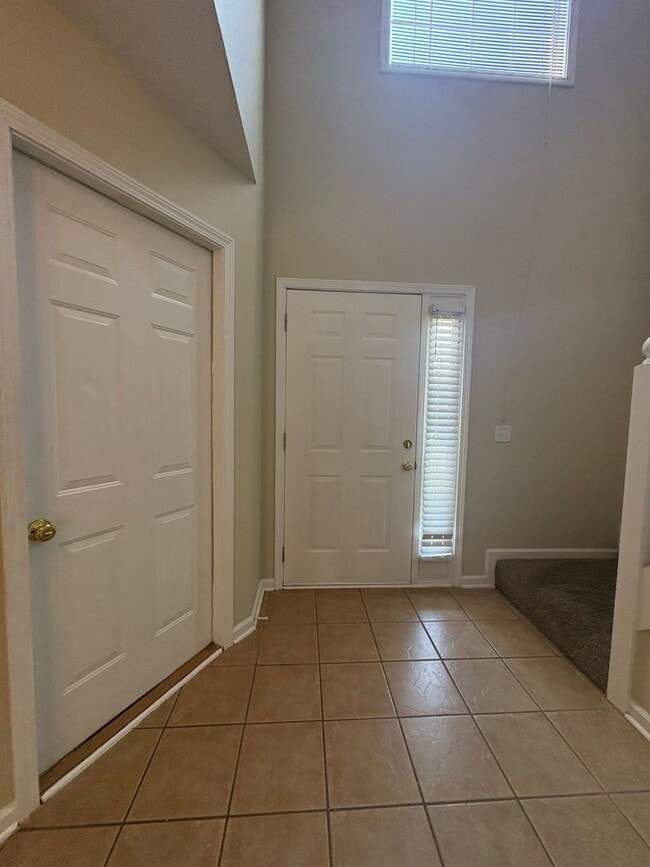 Photo - 125 Winthrope Ln