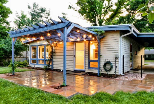 Photo - 821 Juniper Ln