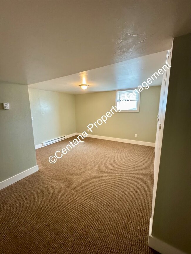 Photo - 616 E 4th St Unidad Basement