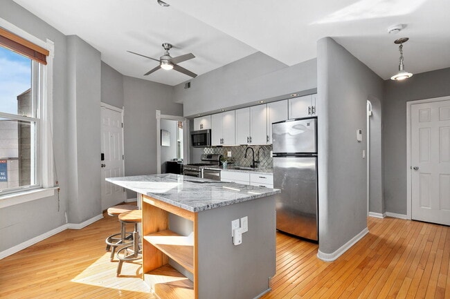 Photo - 2200 N Clybourn Ave