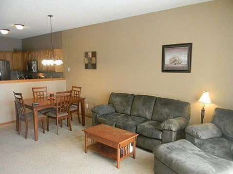 Photo - 680 Cobblestone Way