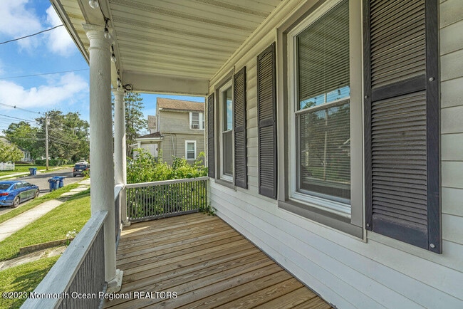 Photo - 112 Oxonia Ave