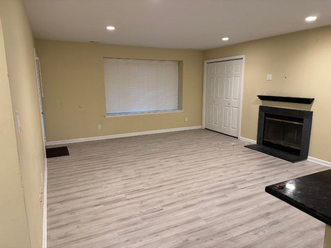 Building Photo - 2702A Sussex Ct Rental