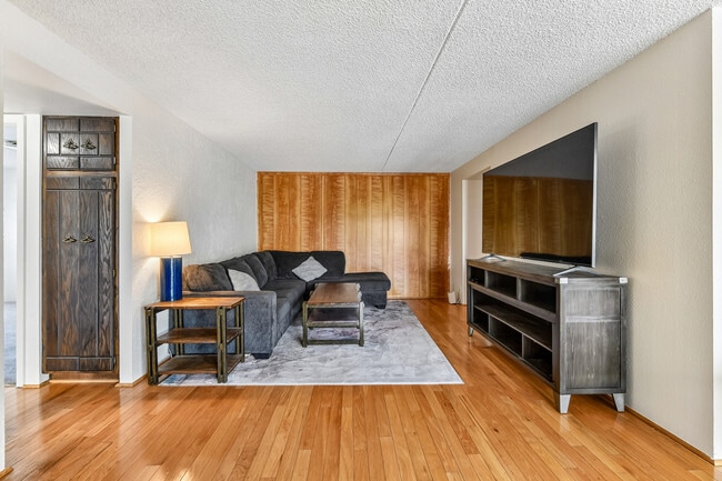 Photo - 805 29th St Unit #262