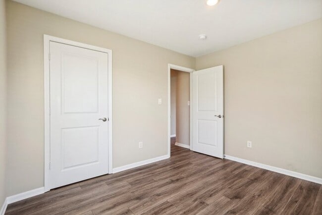 Photo - Fantastic 5bd/3ba home! Let yourself in!