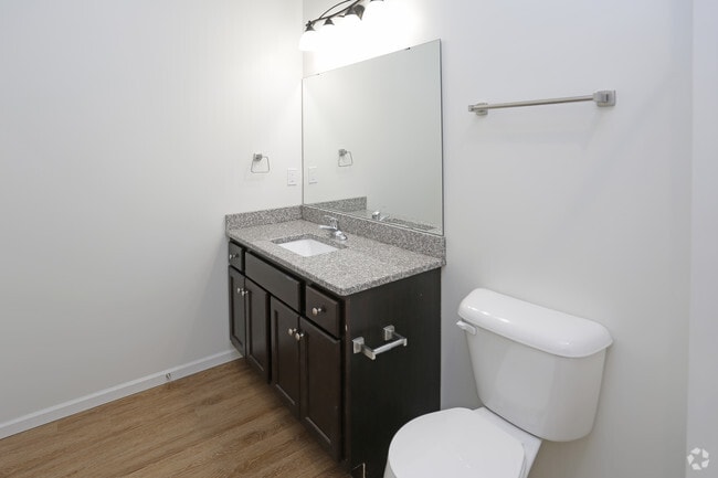 1HAB, 1BA - 876 ft² - 301 Main Street South