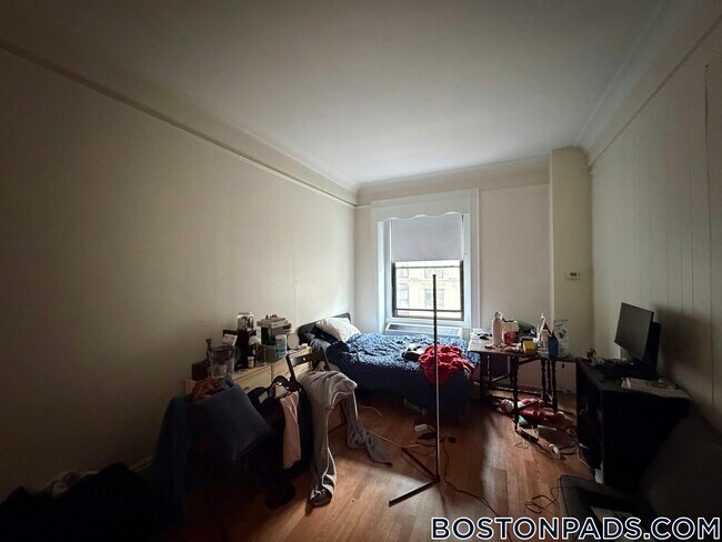 62 Boylston St Unit 806