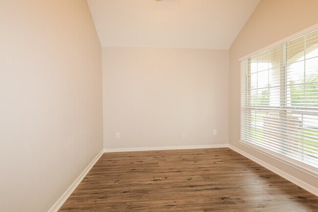 Photo - 10411 Lucky Ln