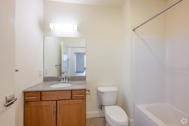 2BR, 2BA - 1,100SF - Primary Bathroom