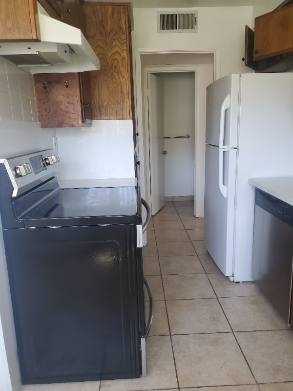 Photo - 1111 S Corning St Unidad 102