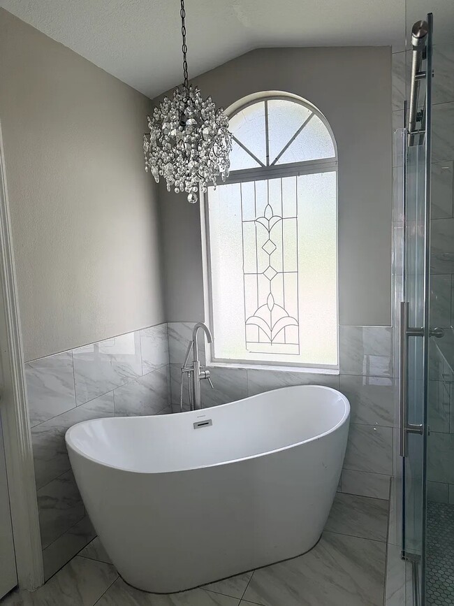 Photo - 3716 Lake Blvd