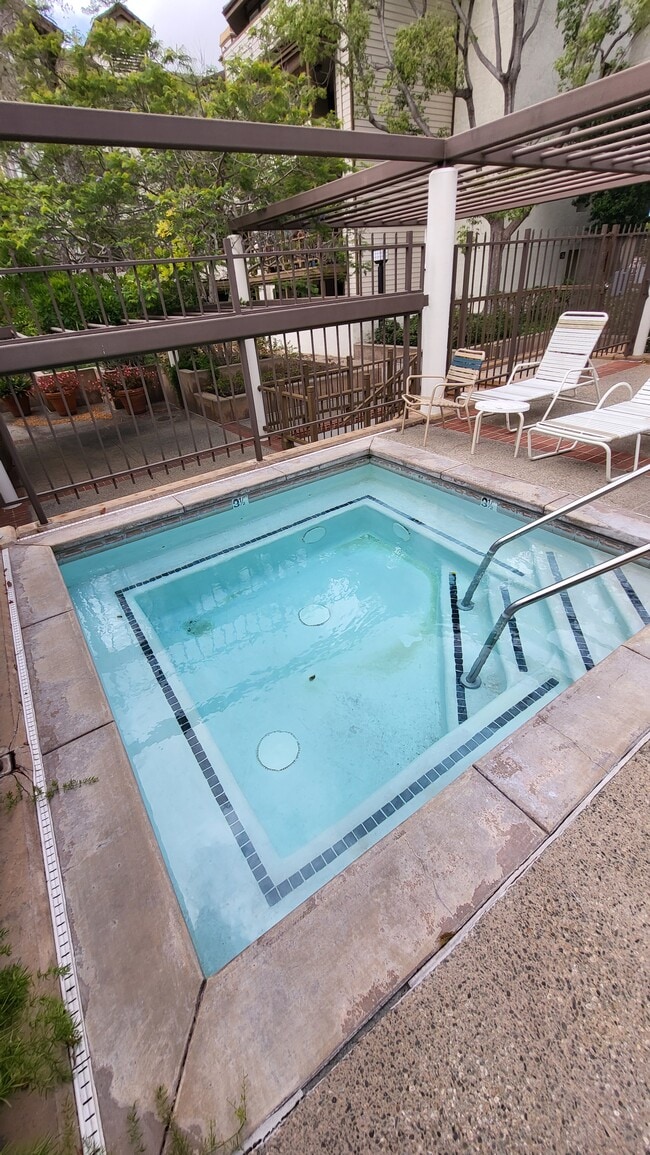 Photo - 2571 Plaza del Amo Unit 109