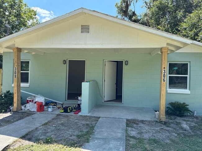 Building Photo - 306 SW 19th Ave Rental