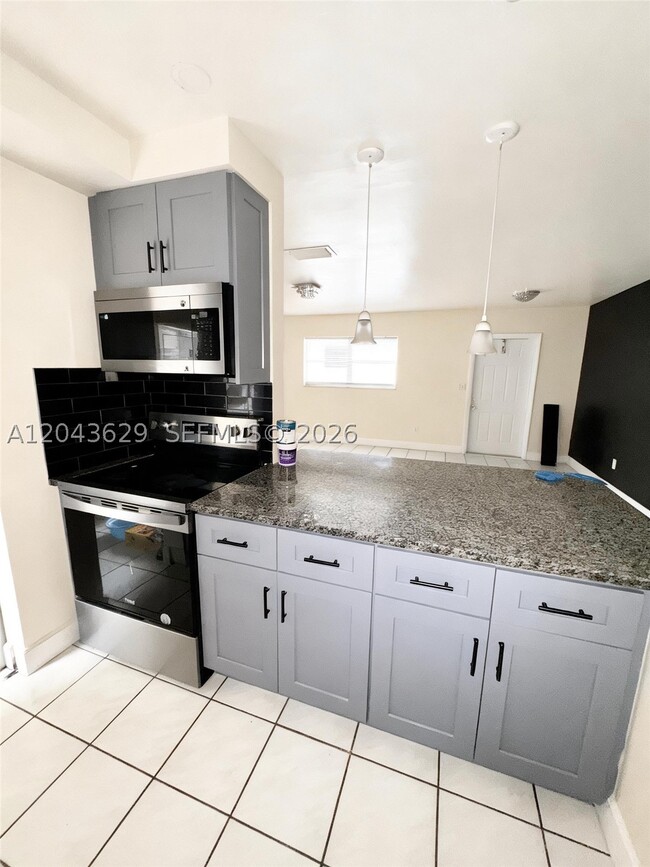 Photo - 5912-5914 Fillmore St Unit 1-2