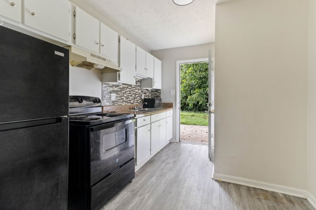 Building Photo - 6431 Starbrook Dr Rental