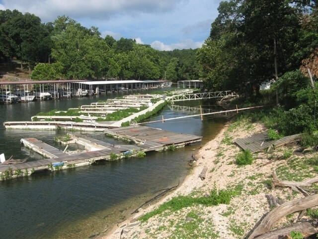 Photo - Crown Pointe Condominiums