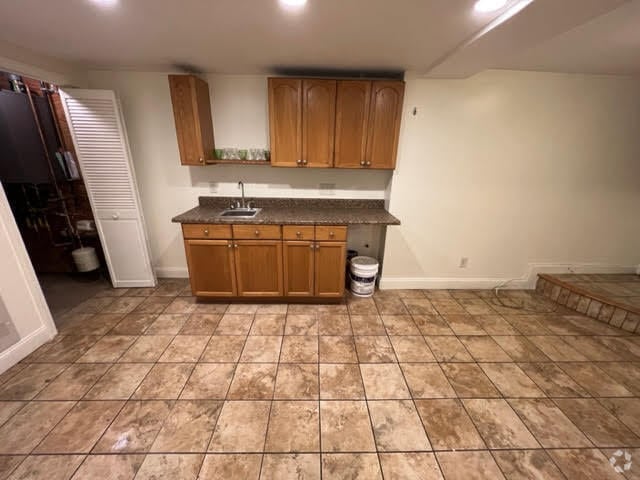 Building Photo - 769 Watertown St Rental