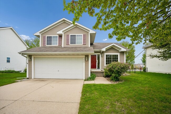 Photo - 505 SE Crabapple Dr