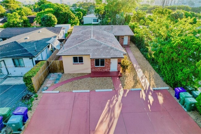 Photo - 2931 SW 39th Ave Unit 0