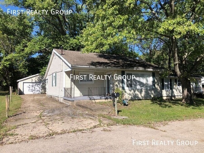 Building Photo - 140 E Market St Unit Apt. A