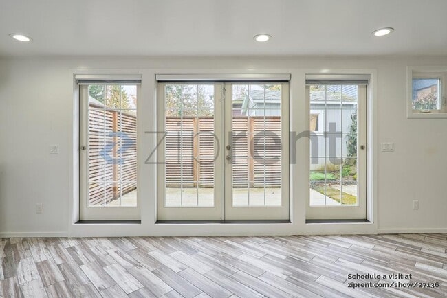 Photo - 3713 NE 15th Ave