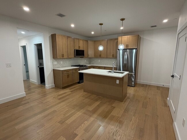 Building Photo - 95 Addison St Unit 206