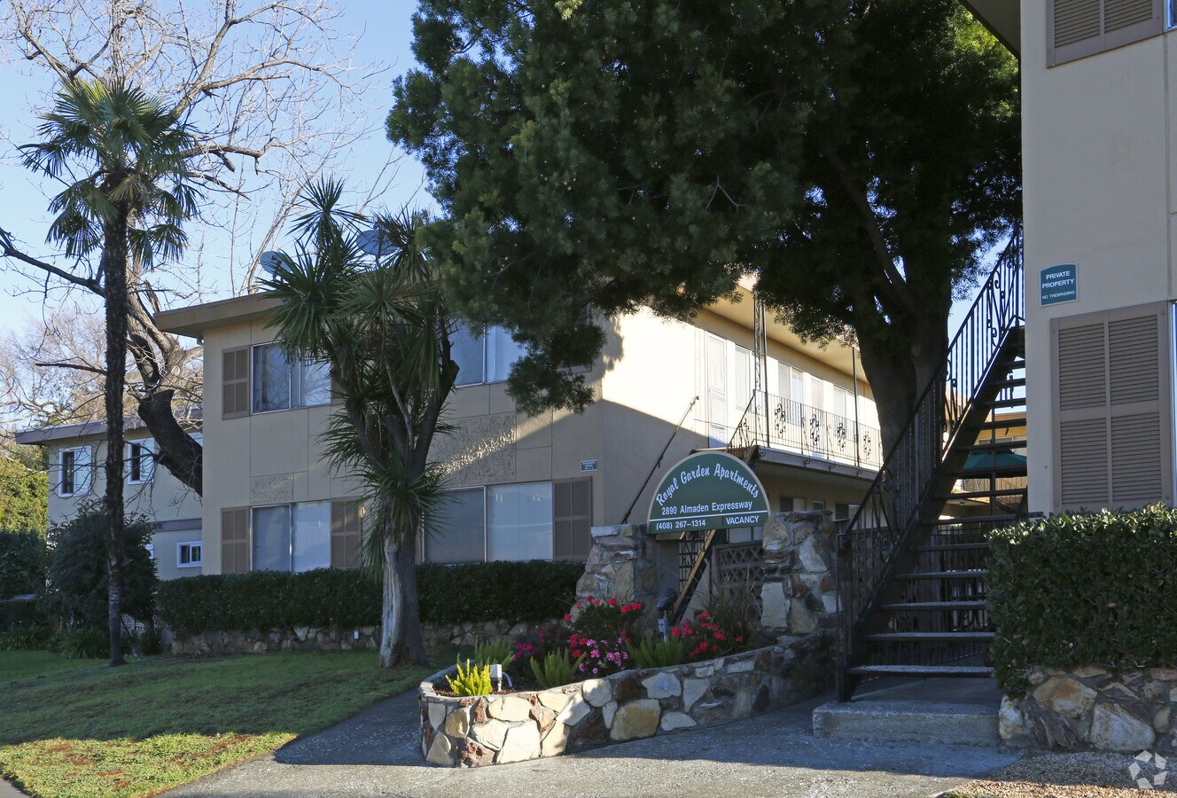 Photo - Royal Garden Apartments