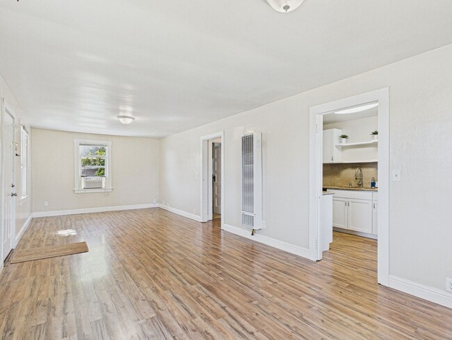 Photo - 2 bed 1 bath - Beautiful Outdoor Living