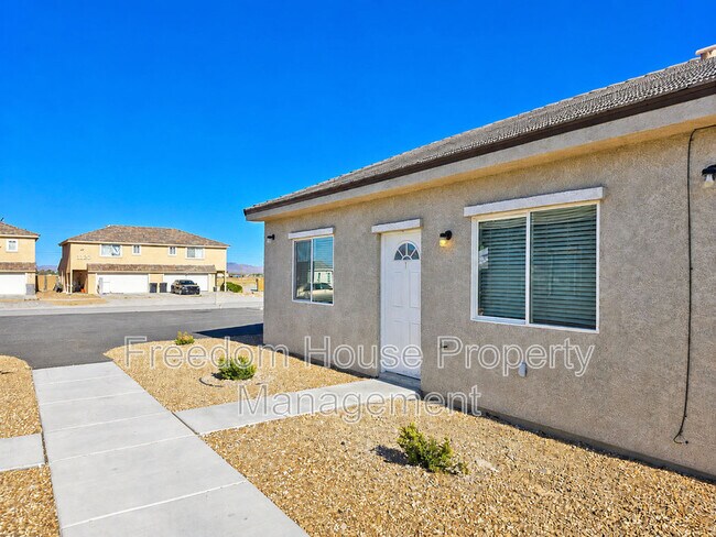 Photo - 1121 Sixshooter Ave