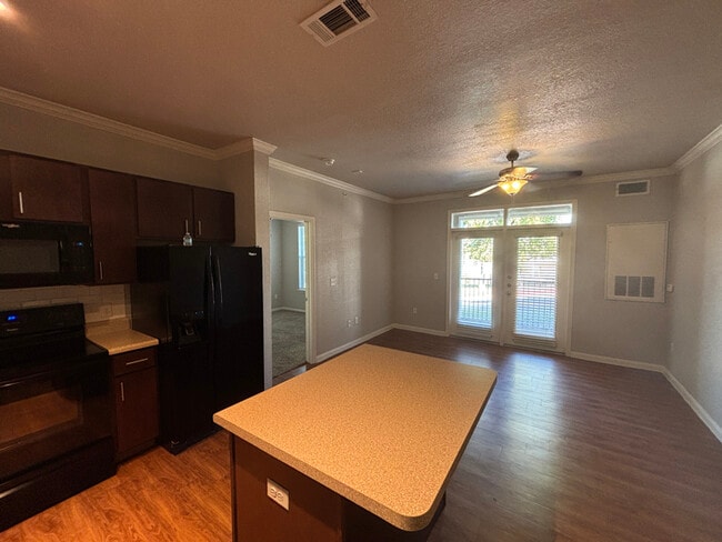 Building Photo - 1811 Medical Pkwy Unit c3