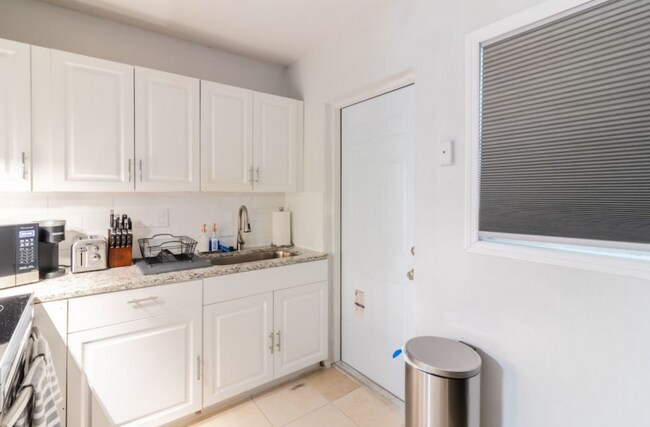 Photo - 2Bed/1 Bath Apartment for Rent - Near Downtown Sarasota! Unidad 2168