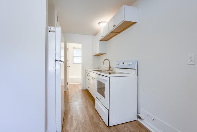 Photo - 15216 Bellaire Ave Unit A