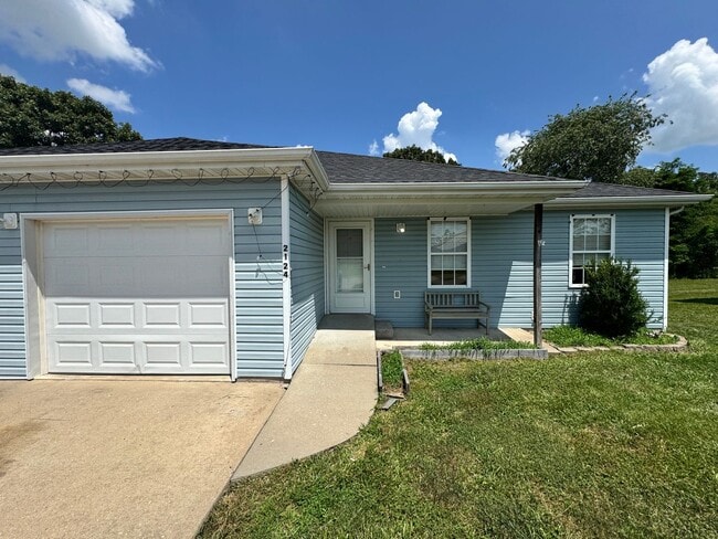 3 Bedroom, 2 Bathroom House - 3 Bedroom, 2 Bathroom House
