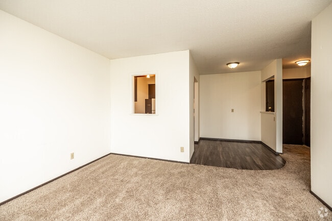1BR, 1BA - 625 SF