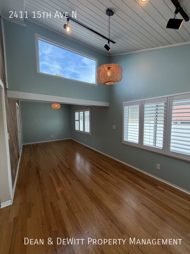 Photo - 2411 15th Ave N