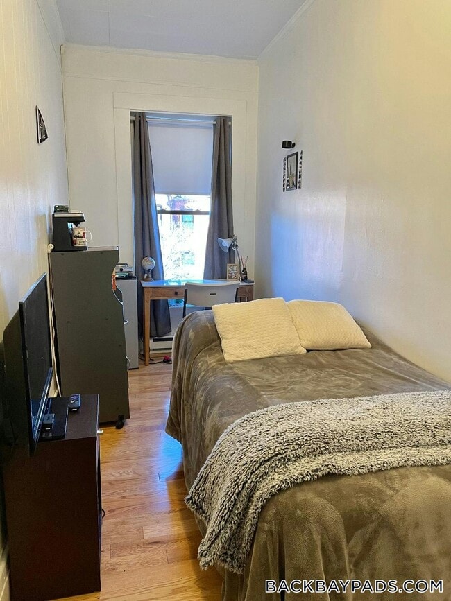 Photo - 248 Newbury St Unidad 6