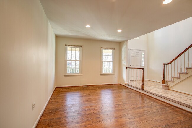 Photo - 7403 Crestberry Ln