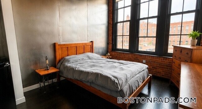 Photo - 319 A St Unidad 411