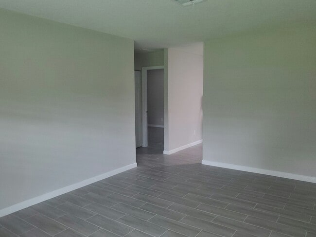 Photo - 3300 S 7th St
