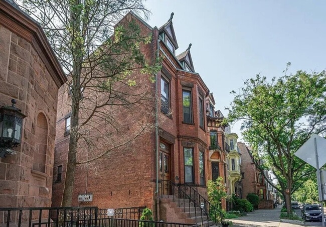 Photo - 18 Willett St Unit Apt 3