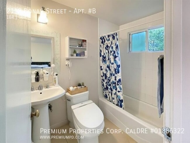 Photo - 2112 Bonar St Unidad Apt. #B