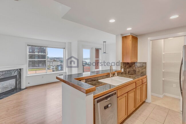 Photo - 2607 Western Ave Unidad Apt 654
