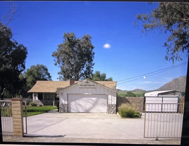 Building Photo - 28810 Lakeview Ave Rental