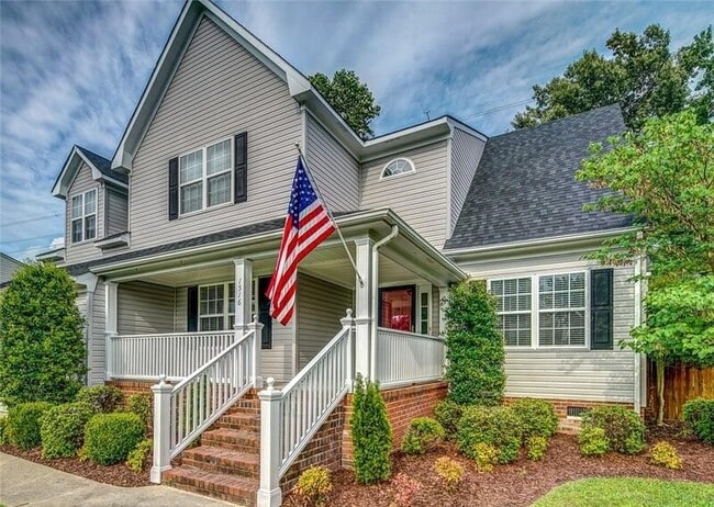 Photo - 1516 Clearwater Ln