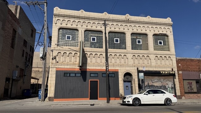 Building Photo - 22-26 N Pulaski Rd Unit 24-1F