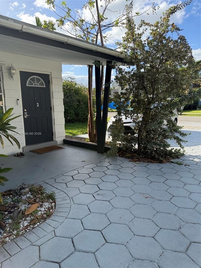 Photo - 821 NE 6th St Unidad 2