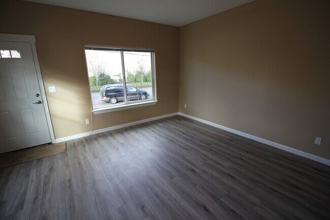 Photo - 1544-1546 Tripp St SE