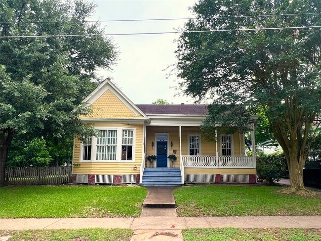 Building Photo - 606 Sycamore St