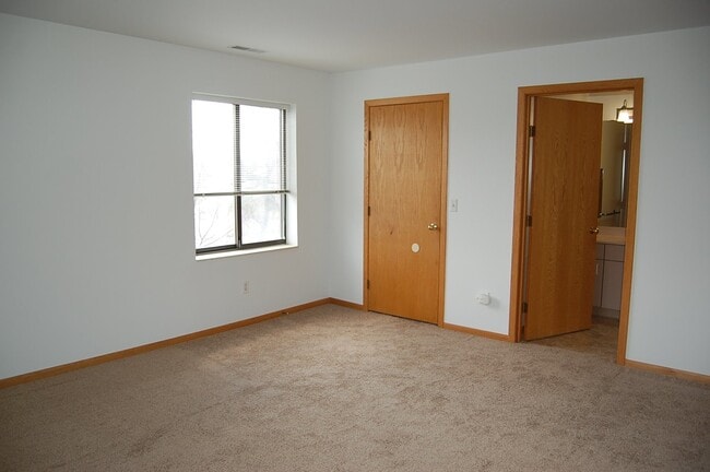 Photo - Riverwalk Apartments